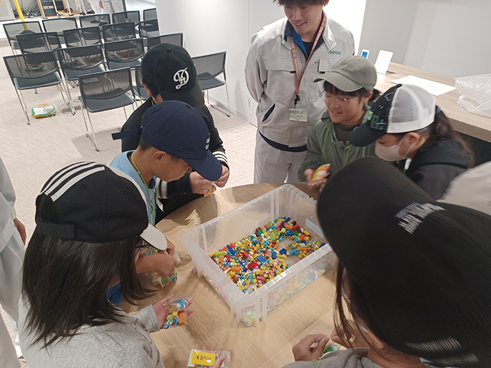 「こども工場見学」の様子