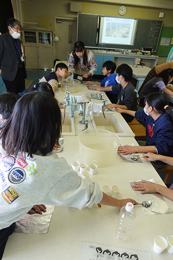 「おもしろ理科教室」を実施