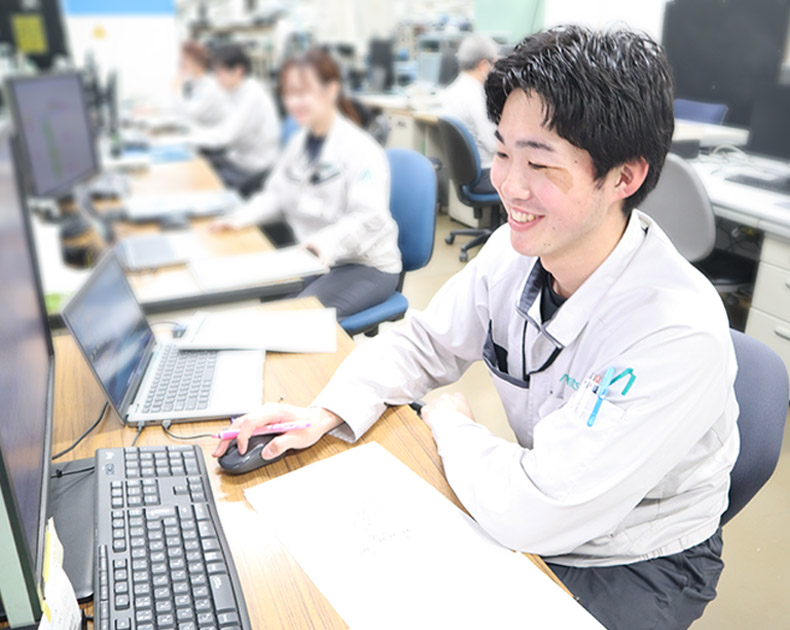 入社3年目 製造 仕事中の様子