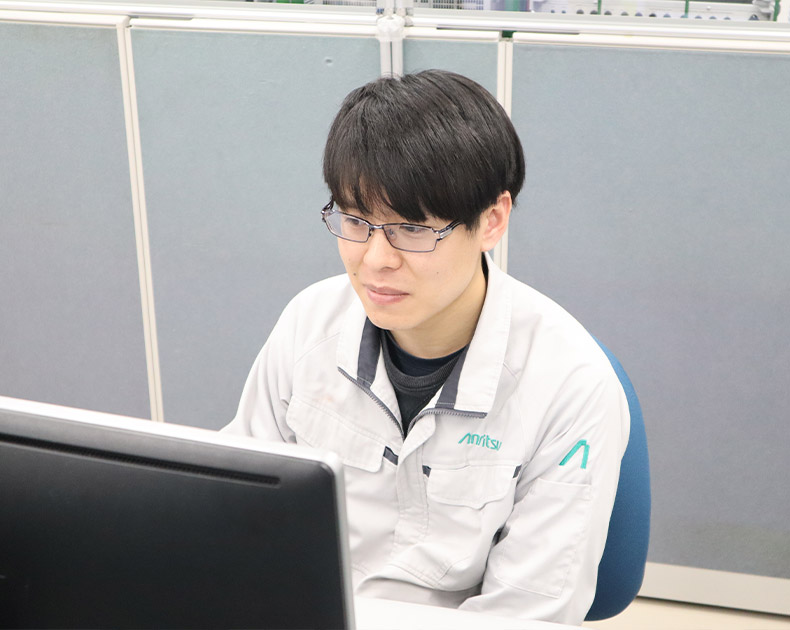 入社3年目 生産技術 仕事中の様子